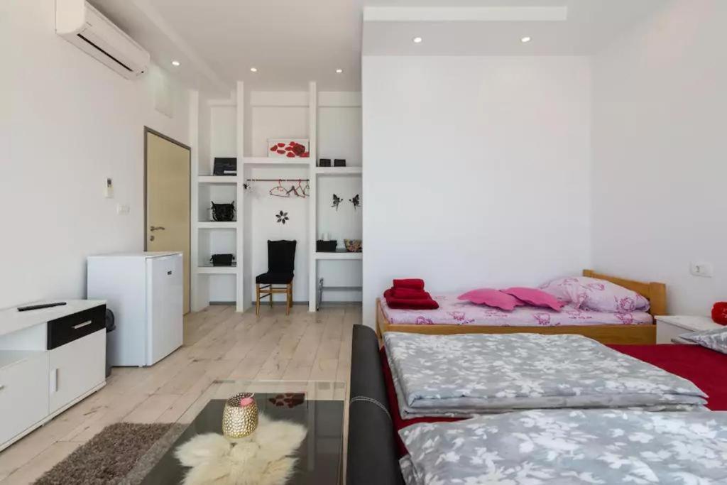 Отель Super Horizont -Free Parking And Jaccuzzi Стобрек Экстерьер фото
