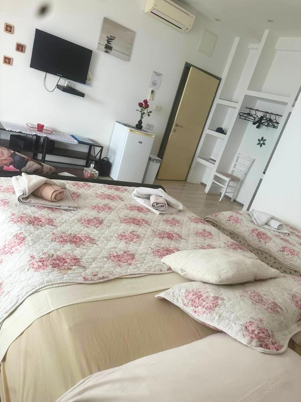 Отель Super Horizont -Free Parking And Jaccuzzi Стобрек Экстерьер фото