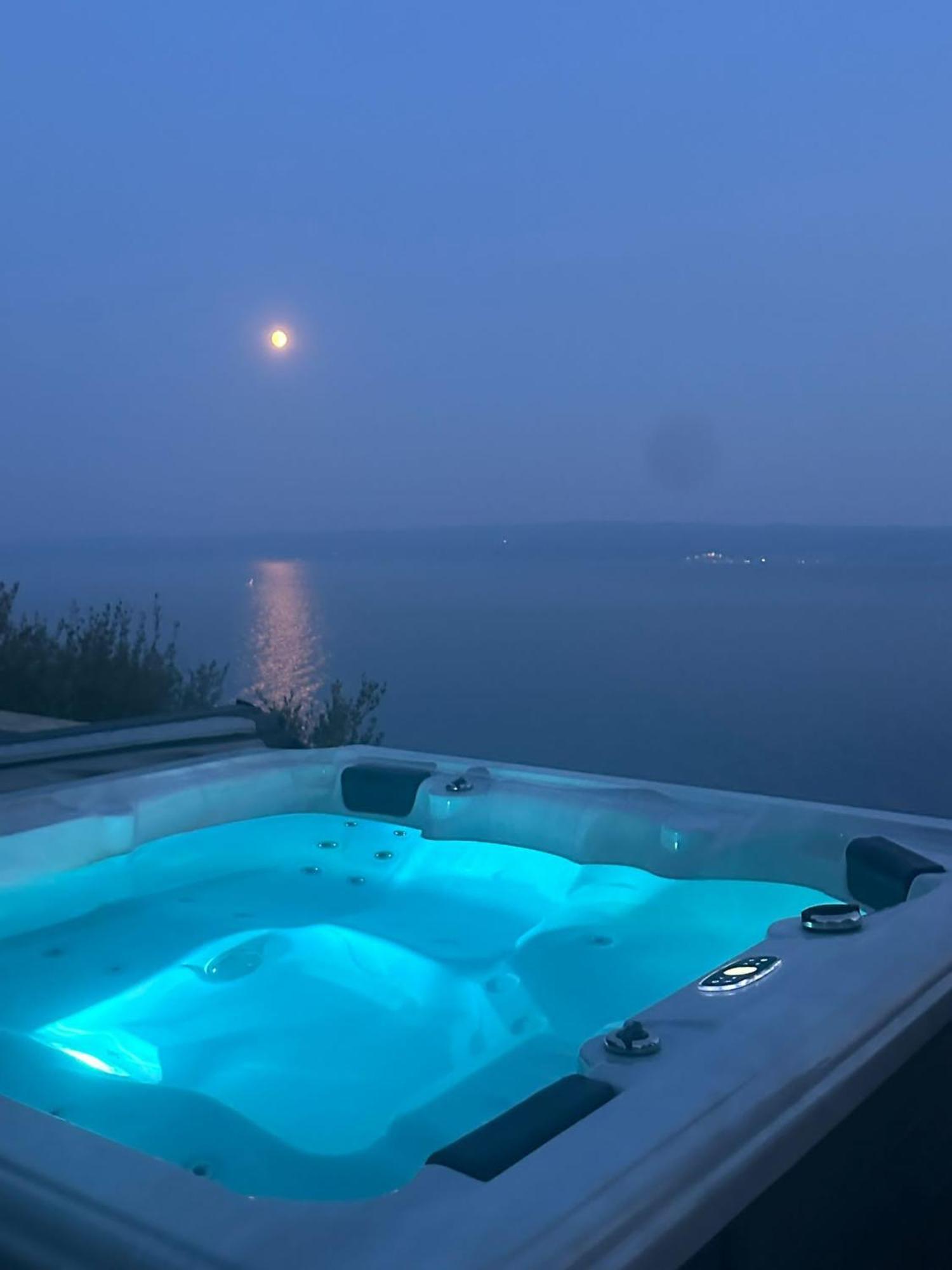 Отель Super Horizont -Free Parking And Jaccuzzi Стобрек Экстерьер фото