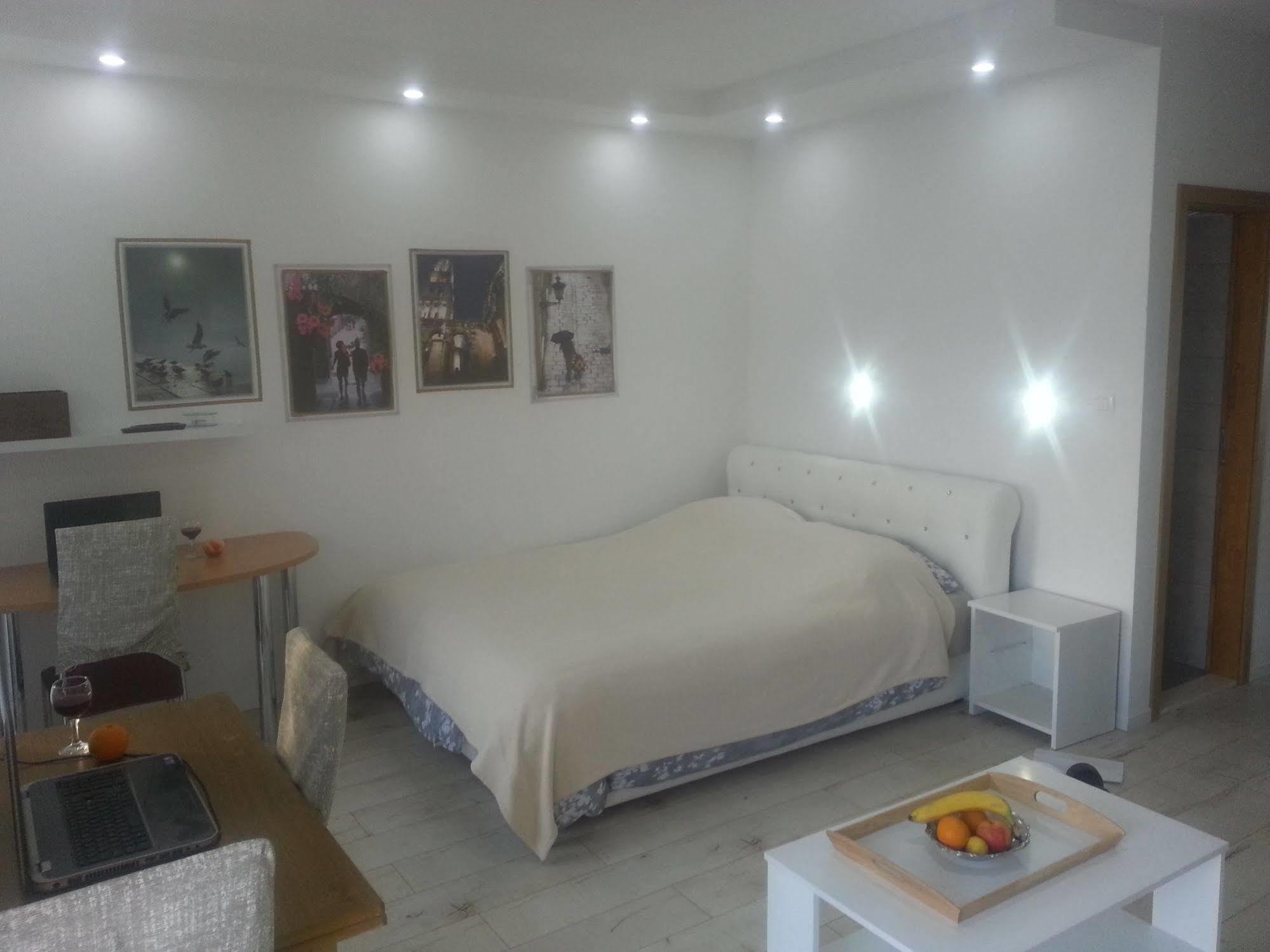 Отель Super Horizont -Free Parking And Jaccuzzi Стобрек Экстерьер фото